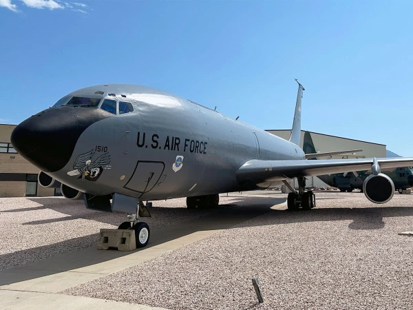 عراق میں تباہ ہونے والا امریکی طیارہ کتنی مالیت کا تھا؟ قیمت جان کر ہوش اُڑ جائیں گے