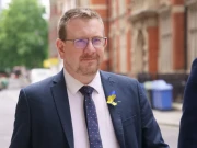 برطانیہ؛ ضعیف خاتون پر نامناسب تبصرہ کرنے پر وزیر صحت عہدے سے فارغ