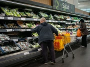 برطانیہ میں پیٹرول کی قیمتوں میں کمی سے مہنگائی میں غیر متوقع کمی 