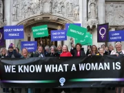 برطانوی سپریم کورٹ کا ٹرانس جینڈر خواتین سے متعلق تاریخی فیصلہ آگیا