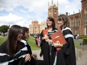 سیاسی پناہ کی درخواستوں کی بڑھتی ہوئی تعداد کے باعث ایڈمیشن پر پابندی عائد کی گئی