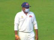 بھارت میں آلودگی سنگین، کرکٹ میچ کے دوران کھلاڑیوں نے ماسک پہن لیے