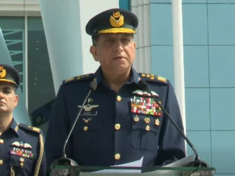 پاکستان ایک ذمہ دار ملک ہے جو عزت کے ساتھ امن کا خواہاں ہے، سربراہ پاک فضائیہ