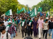 جامعہ کراچی میں حالیہ تصادم کے بعد جمعیت کی پاکستان کھپے ریلی، طلبا کی بڑی تعداد شریک