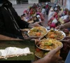 ڈی آئی خان: خیرات کا کھانا کھانے سے 26 خواتین کی حالت غیر، ایک جاں بحق