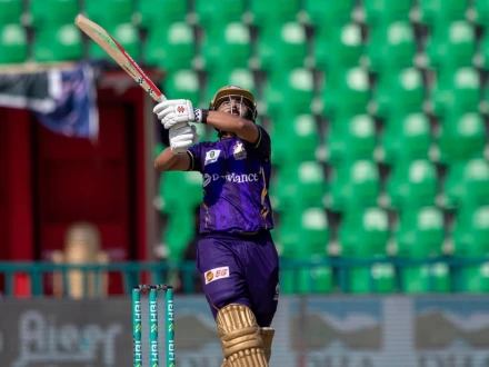 پی ایس ایل 11: کوئٹہ گلیڈی ایٹرز کی حیدرآباد کنگز مین کیخلاف بیٹنگ چاری