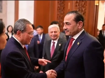فیلڈ مارشل سید عاصم منیر کی چینی وزیراعظم سے غیر رسمی ملاقات