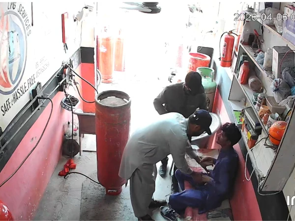 کراچی: کورنگی میں دن دیہاڑے گیس سلنڈر کی دکان پر ڈکیتی