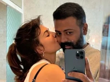 سوکیش چندر شیکھر کا ویلنٹائن ڈے پر جیکولین فرنینڈس کو 30 کروڑ روپے مالیت کا لگژری ہیلی کاپٹر تحفہ