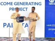 امہ ویلفیئر ٹرسٹ کا انکم جنریشن پروگرام، ضرورت مند افراد میں مفت رکشے اور موٹرسائیکلیں تقسیم