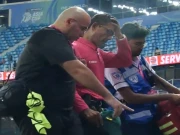 ایشیا کپ: پاک یو اے ای میچ کے دوران امپائر زخمی ہو کر میدان سے باہر چلے گئے