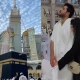 پاکستانی اداکار کی اہلیہ کیساتھ طواف کے دوران سرعام اظہار محبت، صارفین کی تنقید