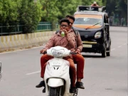 دبئی میں بچے کو بائیک چلانا مہنگا پڑ گیا، 38 لاکھ روپے جرمانہ لگ گیا