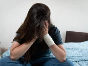 نیند کی کمی نوجوانوں کو خوداذیتی پر ابھار سکتی ہے، تحقیق 