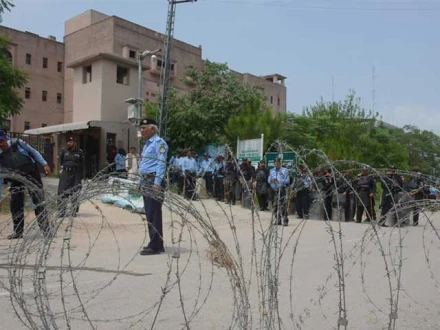 ٹریفک پولیس اہلکار کو مارنے اور خوف و ہراس پھیلانے کا کیس، ملزم درخواست ضمانت خارج