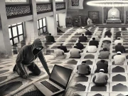 لاہور: چور نے مسجد کو بھی نہ بخشا، نمازی کا قیمتی لیپ ٹاپ چرا لیا