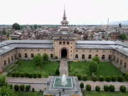 سرینگر کی تاریخی جامع مسجد میں عید الفطر کی نماز پر پابندی، حریت رہنما کا اظہارِ افسوس