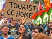اسپین میں زیادہ سیاح آنے سے گھروں کی قلت، سیاحوں کیخلاف مظاہرے 