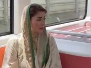 مریم نواز کا پاکستان کی پہلی اربن الیکٹرک ٹرین میں سفر