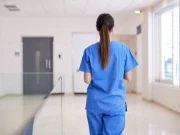 سنگاپور؛ بھارتی نرس کو نوجوان تیماردار کیساتھ نازیبا حرکات پر 14 ماہ قید اور کوڑوں کی سزا