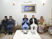 وزیراعظم  کی مسلم لیگ ن کے رہنما میاں مرغوب احمد سے ملاقات، اہلیہ کی وفات پر اظہار افسوس 