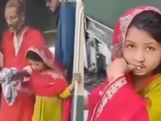 نابینا قلی کمسن بیٹی کے سہارے برسوں سے سامان آٹھانے میں مصروف، وائرل ویڈیو پر وزیر ریلوے کا نوٹس 