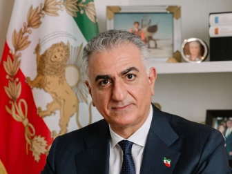 ایران میں خمینی حکومت سے قبل بادشاہت قائم تھی