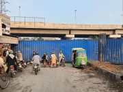 میٹرو بس اور بی آر ٹی سروس معطل، پشاور کینٹ سیل، مختلف راستوں پر رکاوٹیں کھڑی کردی گئیں