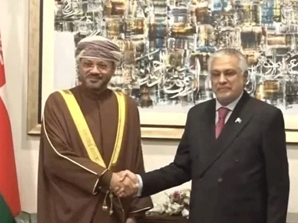 نائب وزیراعظم اسحاق ڈار کی عمان کے وزیر خارجہ سے اہم ملاقات