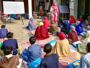 کراچی میں نان فارمل ایجوکیشن کے تحت 100 چٹائی اسکولوں کے منصوبے کا افتتاح