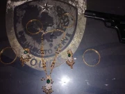 کراچی؛ لیاقت آباد میں مبینہ پولیس مقابلہ، ایک ملزم گرفتار، اسلحہ طلائی زیورات برآمد