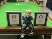 2 سالہ بچے نے اسنوکر کے مشکل شاٹس کھیل کر ورلڈ ریکارڈ قائم کر دیا