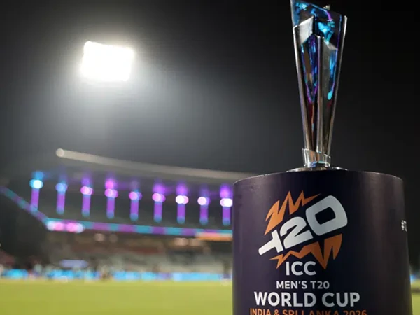 ٹی ٹوئنٹی ورلڈ کپ کے پہلے سیمی فائنل میں نیوزی لینڈ کی جنوبی افریقا کیخلاف بیٹنگ جاری