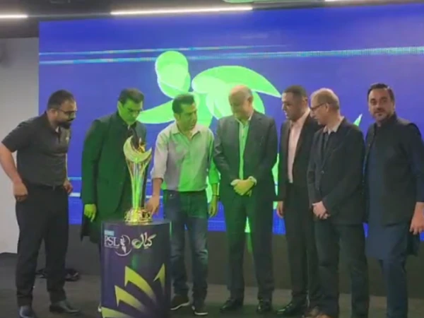 پی ایس ایل 11 کی ٹرافی کی تقریب رونمائی نیشنل اسٹیڈیم کراچی کی نئی بلڈنگ میں منعقد