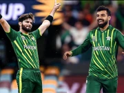 شائقین کرکٹ شاہین آفریدی اور شاداب خان پر برس پڑے، ریٹائرمنٹ کا مطالبہ کر دیا