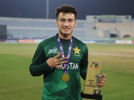  معاذ صداقت آپریشن کے باعث دو ہفتوں کیلیے کرکٹ سے باہر ہوگئے