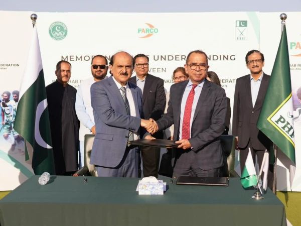 پاکستان ہاکی فیڈریشن کا اہم اقدام، کوچز کی تربیت کیلیے مفاہمتی یادداشت پر دستخط ہو گٸے
