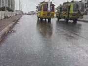 کراچی کے مختلف علاقوں میں بوندا باندی، موسم خوشگوار ہوگیا