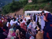 سینیٹر روبینہ خالد کا سیلاب متاثرہ علاقوں کا دورہ، متاثرین سے اظہارِ یکجہتی