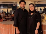 پی ٹی آئی کی سوشل میڈیا ٹیم کی خاتون رکن اور ان کے شوہر کو بیرون ملک جانے سے روک دیا گیا