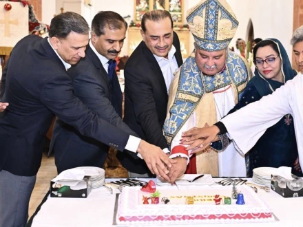 فیلڈ مارشل کا راولپنڈی چرچ کا دورہ، کرسمس تقریبات میں شرکت