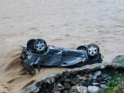 لنڈی کوتل میں شدید بارشوں کے باعث سیلابی ریلے میں کار بہہ گئی، 3 افراد جاں بحق 