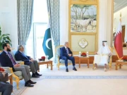 وزیراعظم کی امیرِ قطر سے ملاقات، دوطرفہ تعلقات مزید مضبوط بنانے پر اتفاق