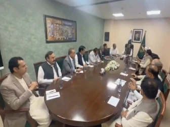 حکومت اور پی ٹی آئی مذاکرات بے نتیجہ؛ کل پھر اجلاس ہوگا، پہلے دور کی اندرونی کہانی سامنے آگئی