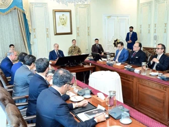 اقتصادی اور مالیاتی استحکام کے بعد بنیادی اقتصادی اصلاحات حکومت کی ترجیح ہیں، وزیراعظم