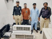 کراچی؛ تعلیمی اداروں میں رات گئے چوریاں کرنے والے گروہ کے 2 ملزمان گلشن اقبال سے گرفتار