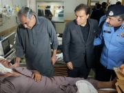 وزیر داخلہ کا پمز اسپتال کا دورہ، آزاد کشمیر میں زخمی ہونے والے پولیس اہلکاروں کی عیادت