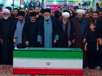مشہد میں تدفین سے قبل شہید سپریم لیڈر کی نماز جنازہ ادا کردی گئی