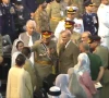 یادگار فتح کا افتتاح: تقریب کے دوران فیلڈ مارشل کی خواتین کے سر پر دست شفقت رکھنے کی ویڈیو وائرل