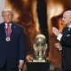 امریکی صدر ٹرمپ کو فیفا کے پہلے امن ایوارڈ سے نواز دیا گیا